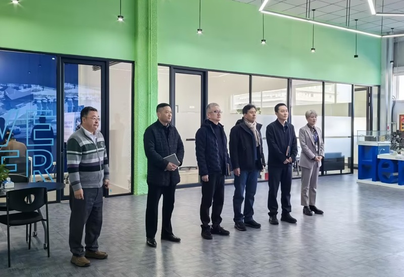 中国铁塔到访海得利兹 共探通信基站电源创新应用 中国铁塔到访海得利兹 共探通信基站电源创新应用